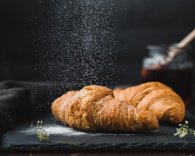 Croissant na manteiga